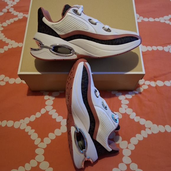 Michael Kors Toni Trainer Sneakers - Picture 9 of 12